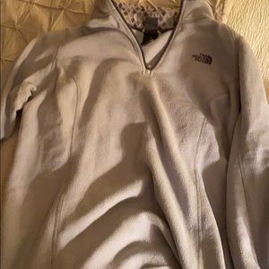 Women’s North Face pullover